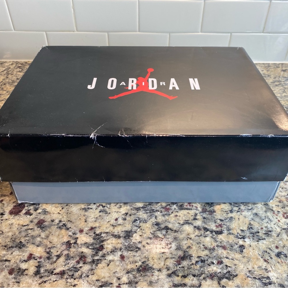 Jordan Cherry 11 Size 13 - Picture 12 of 14